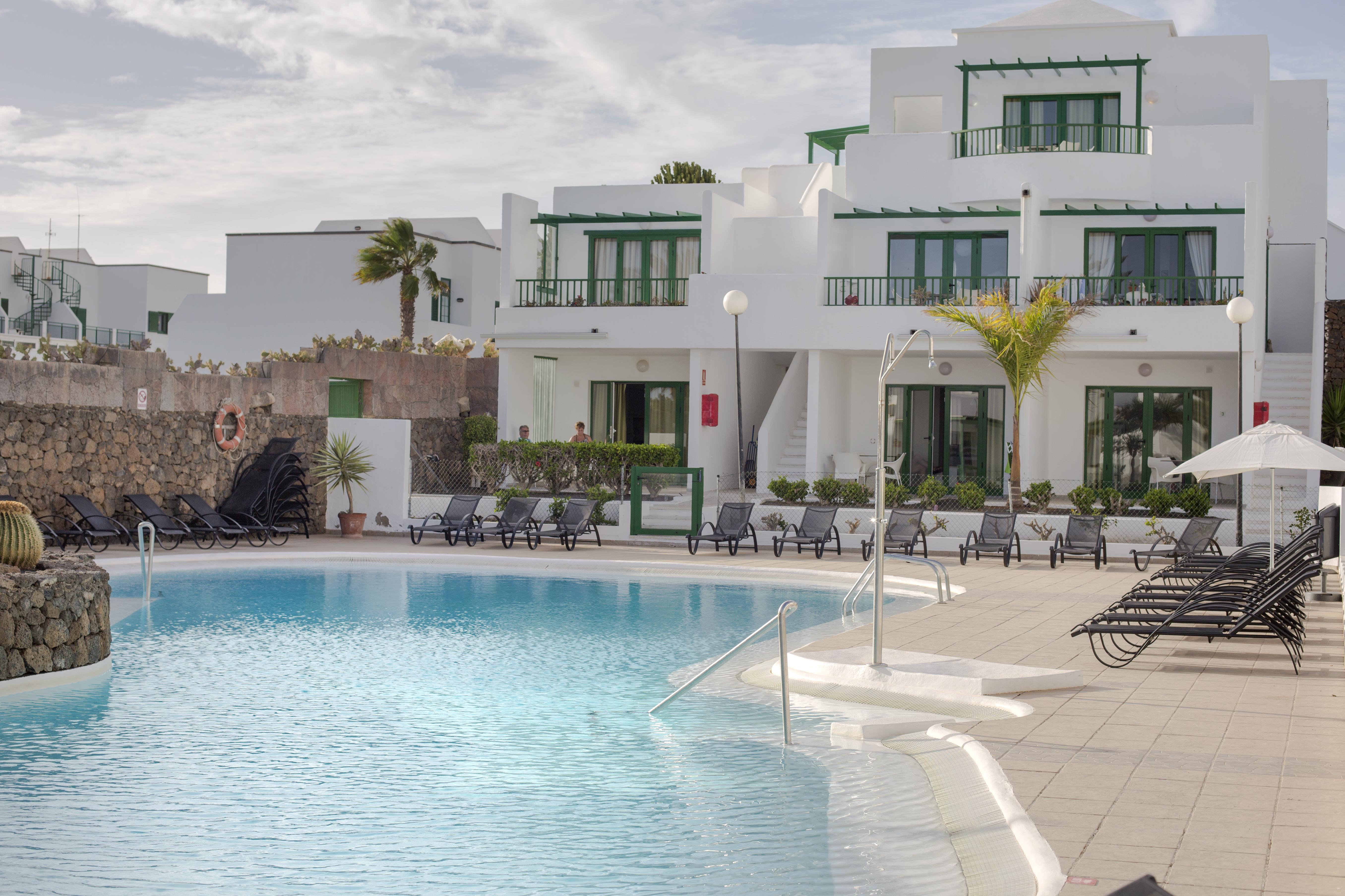 Apartamentos El Guarapo Costa Teguise Exteriör bild
