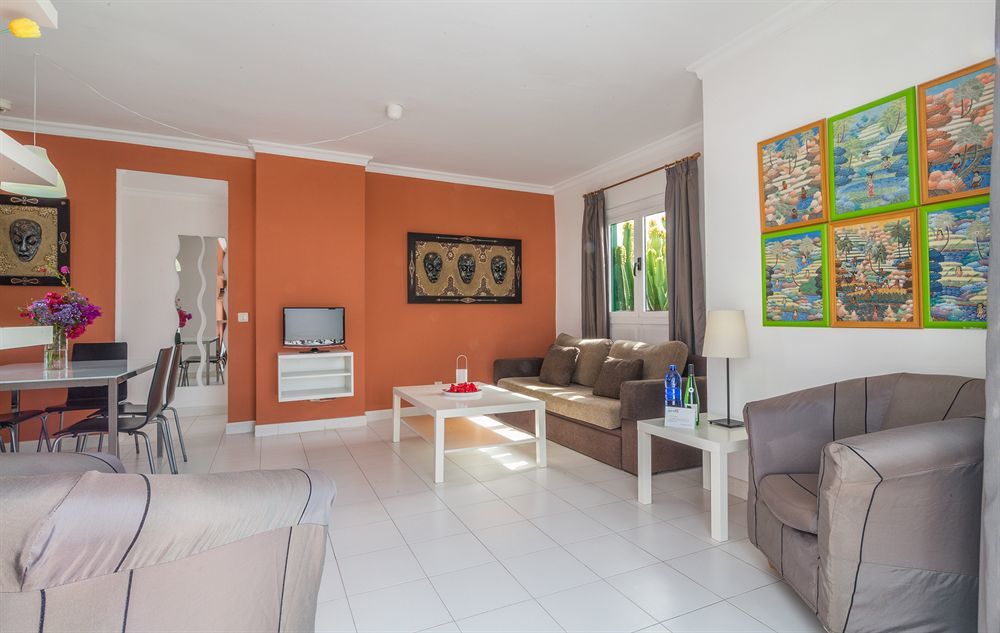 Apartamentos El Guarapo Costa Teguise Exteriör bild