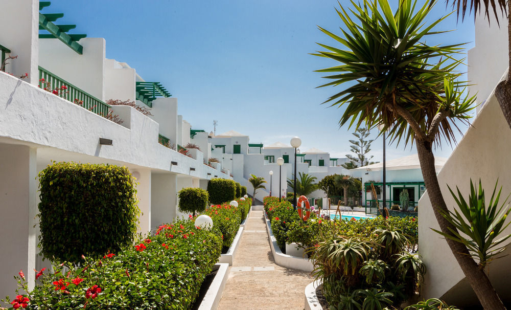 Apartamentos El Guarapo Costa Teguise Exteriör bild